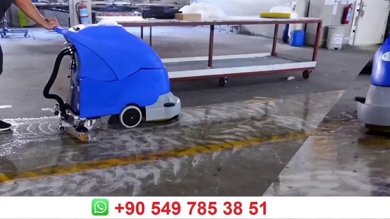 Akülü Zemin Temizleme Makinesi Nedir? Avantajları, Kullanım Alanları ve Tasarruf Fırsatları