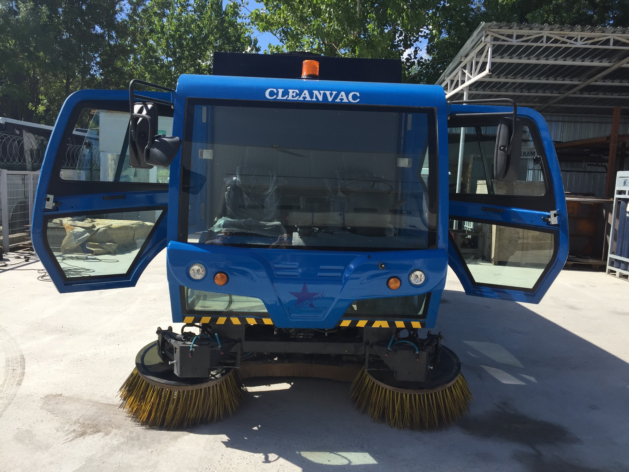 CLEANVAC ST 1500 Street Sweeper – Efficient Hybrid Road Cleaning Machine