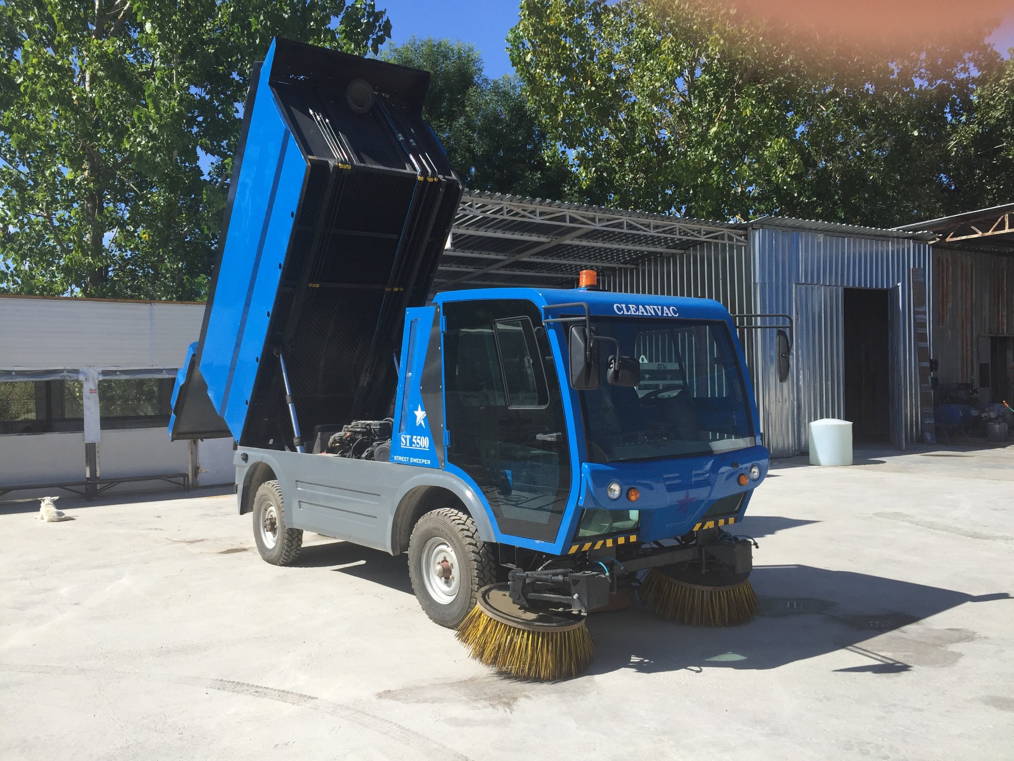 Cleanvac ST5000 Street Sweeping Machine – 5m³ Hybrid Electric Street Sweeper